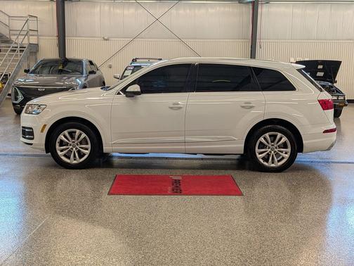 Glacier White 2019 Audi Q7 55 Premium Plus