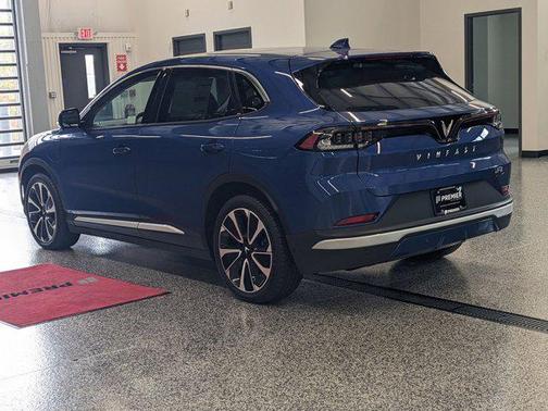 2025 VinFast VF 8 Plus