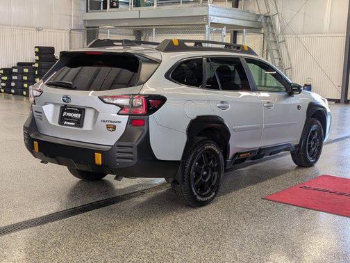 Ice Silver Metallic 2025 Subaru Outback Wilderness
