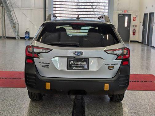 Ice Silver Metallic 2025 Subaru Outback Wilderness