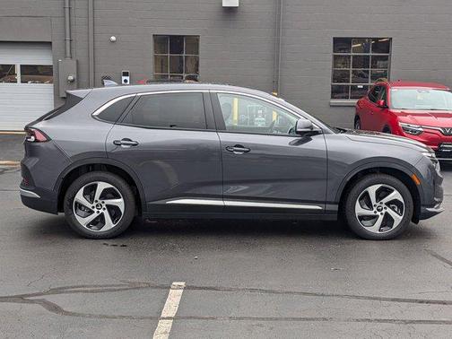 2025 VinFast VF 8 Eco