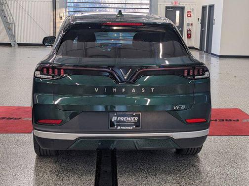2025 VinFast VF 8 Plus