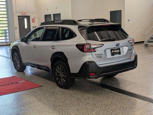 Ice Silver Metallic 2025 Subaru Outback Onyx Edition