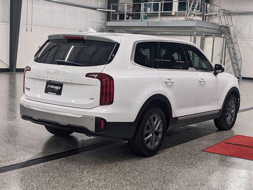2023 Kia Telluride LX
