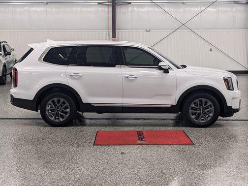 2023 Kia Telluride LX