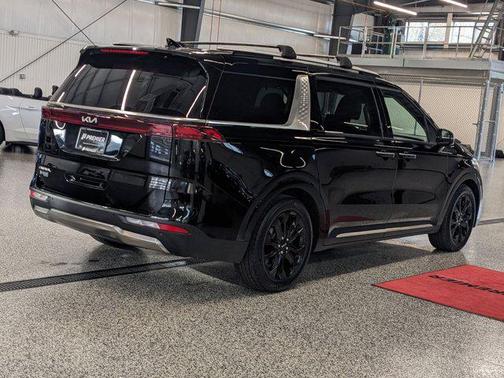 2023 Kia Carnival SX