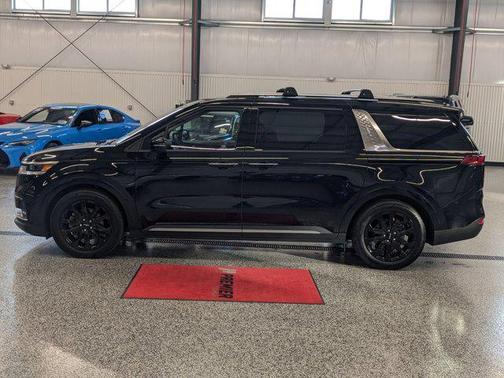 2023 Kia Carnival SX