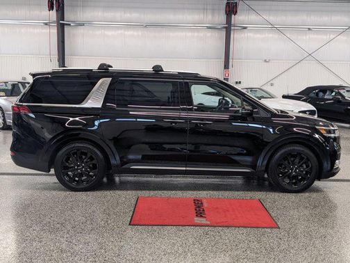2023 Kia Carnival SX