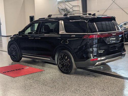 2023 Kia Carnival SX