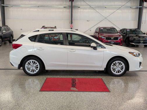 Crystal White Pearl 2018 Subaru Impreza 2.0i Premium