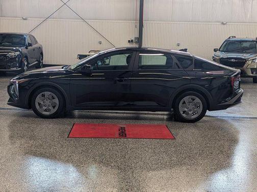 2025 Kia K4 LX