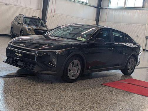 2025 Kia K4 LX