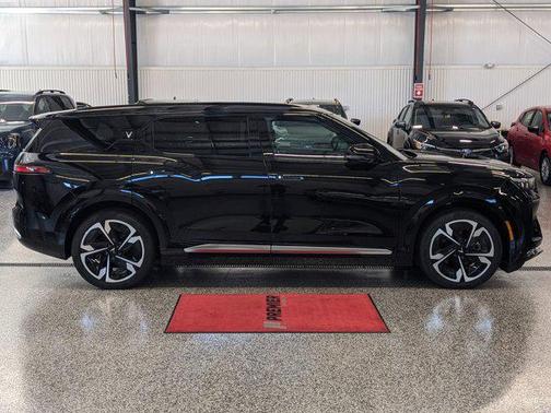 2024 VinFast VF 9 Plus