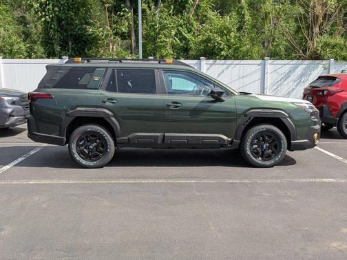 Deep Emerald Green Pearl 2026 Subaru Outback Wilderness