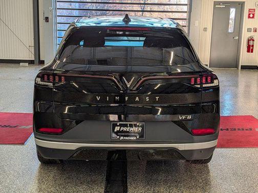 2025 VinFast VF 8 Plus