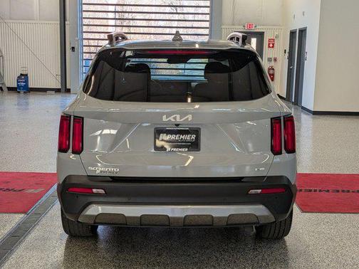 Wolf Gray 2023 Kia Sorento SX