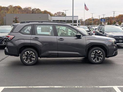 2025 Subaru Forester Base