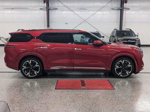 2024 VinFast VF 9 Plus