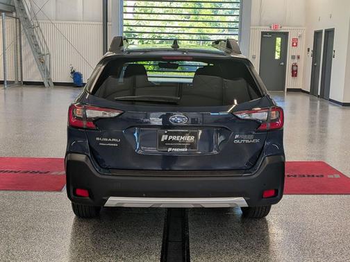 Cosmic Blue Pearl 2025 Subaru Outback Limited