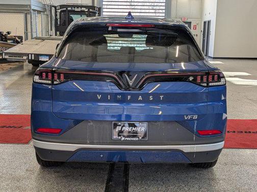 2025 VinFast VF 8 Plus