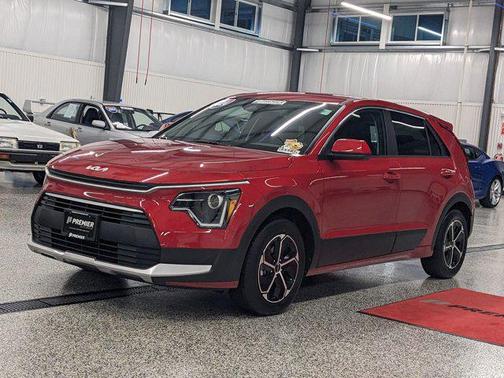 2024 Kia Niro LX