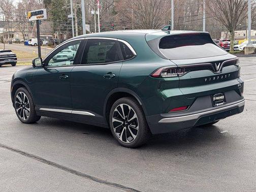 2025 VinFast VF 8 Plus