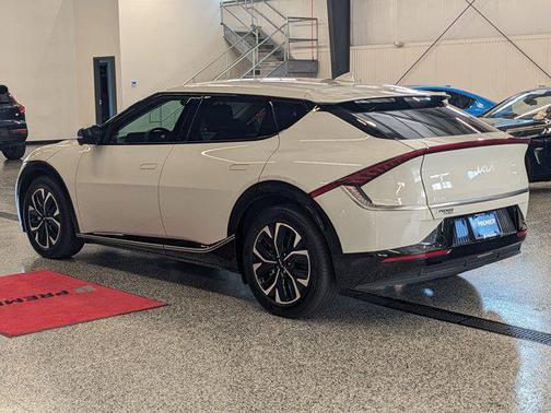 2022 Kia EV6 Wind