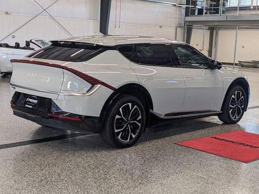 2022 Kia EV6 Wind