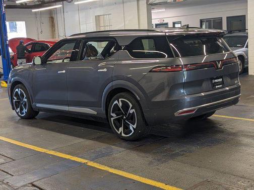 2024 VinFast VF 9 Plus