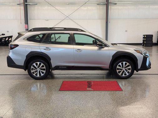 Ice Silver Metallic 2024 Subaru Outback Base