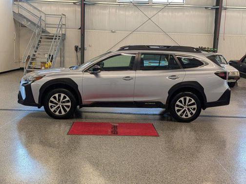 Ice Silver Metallic 2024 Subaru Outback Base