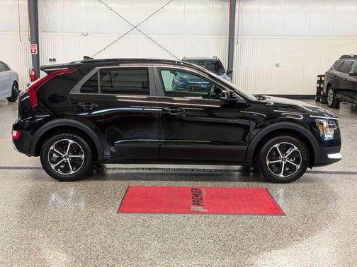 Aurora Black Pearl 2025 Kia Niro EX