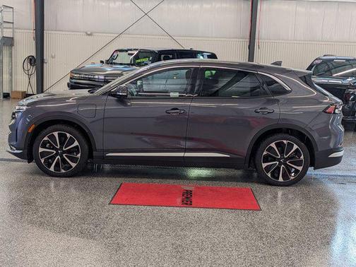 2025 VinFast VF 8 Plus