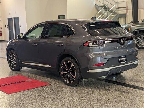 2025 VinFast VF 8 Plus