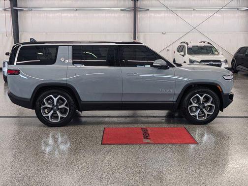 2024 Rivian R1S Adventure