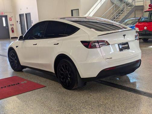 2022 Tesla Model Y Long Range Dual Motor All-Wheel Drive