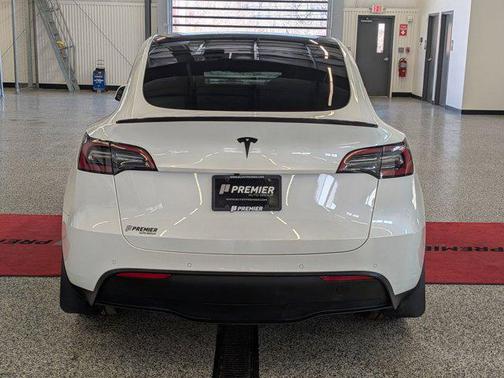 2022 Tesla Model Y Long Range Dual Motor All-Wheel Drive