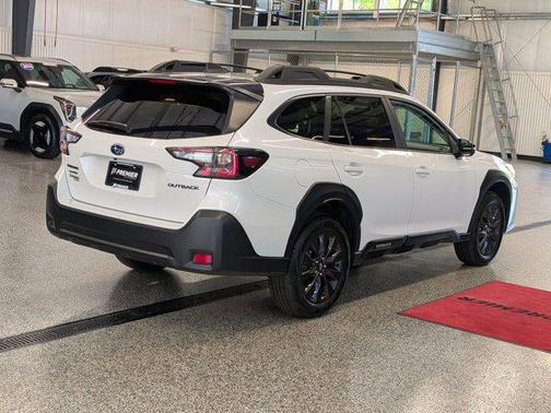 Crystal White Pearl 2025 Subaru Outback Onyx Edition