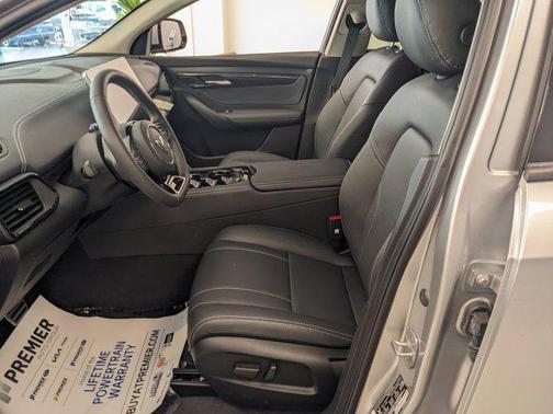 2025 VinFast VF 8 Eco