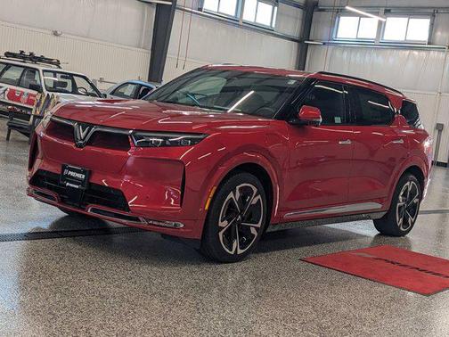 2024 VinFast VF 9 Plus