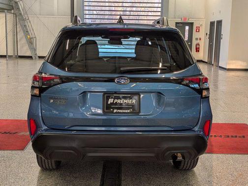 2025 Subaru Forester Base