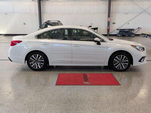 Crystal White Pearl 2018 Subaru Legacy Premium
