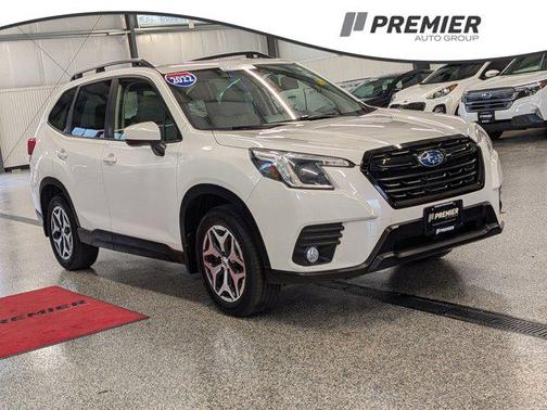 Crystal White Pearl 2022 Subaru Forester Premium