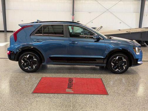 Mineral Blue 2025 Kia Niro EV Wind