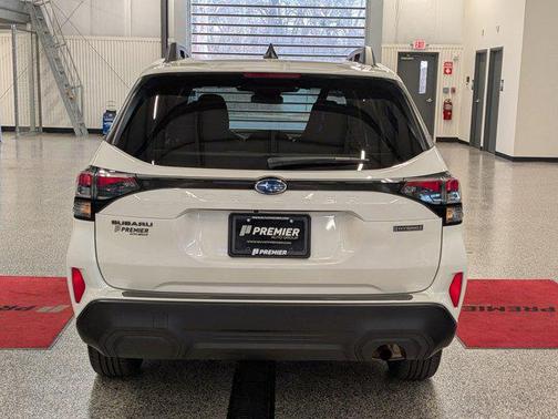 Crystal White Pearl 2025 Subaru Forester Hybrid Premium