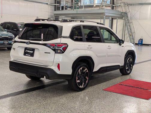 Crystal White Pearl 2025 Subaru Forester Hybrid Premium
