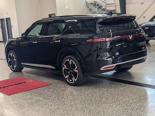 2024 VinFast VF 9 Plus