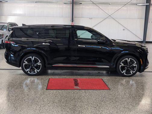2024 VinFast VF 9 Plus