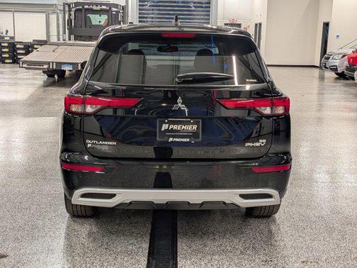 2024 Mitsubishi Outlander PHEV SE S-AWC