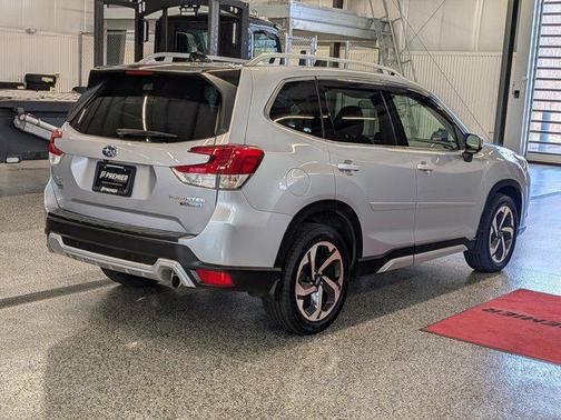 Ice Silver Metallic 2024 Subaru Forester Touring